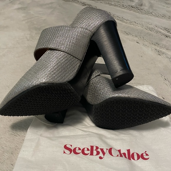 Beautiful See By Chloe silver Mary Jane pumps - Picture 13 of 16